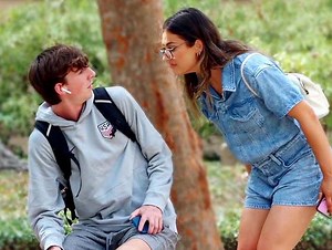 Sniffing Strangers & Telling Them They Stink!