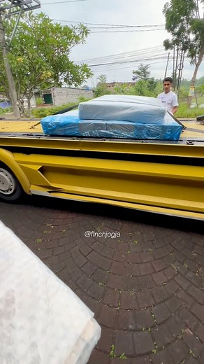 Shipping out several mini aviary cages and breeding cages to customers across the country. Packed safely and ready for the next journey. Thank you for the trust. #FinchAviary #BirdCageSetup #AviaryLife #SafeShipping #HighCPMVideo | Indra Prihantoro