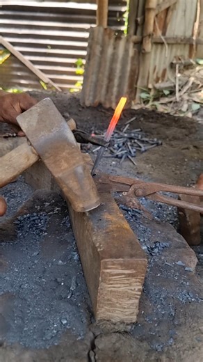 The hard work of blacksmith #hardwork #foryou #blacksmith