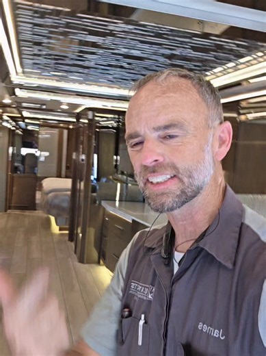 Best RV Brands for Towing a Prevost: Newmar vs Tiffin vs Others