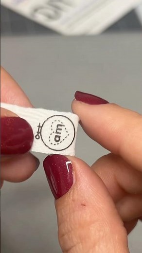 DIY Clothing Labels: Customize Your Wardrobe at Home #alejandramezadiy #diycrafts #labels #diy