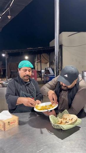 Billay Da Dera on Instagram: "Baingan ka bharta new Recipe ❤️😍#billaydadera #foryou #viralreelsvideo❤️"