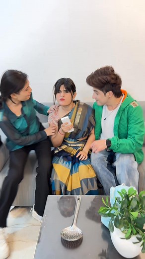 Baccho ki bheed 😂 #sleevesdesign #StyleStatement #bodybuildingtips #bodybuildingtips #adityagadhvi #makeupbyme #dhoklarecipe #sonambajwa #Mbappe #miniaturecrafts #katemiddleton #rakhihampers #KhushiKapoor #breakfastrecipes #DelhiCapitals #sharemarket #travelawesome #animalphotography #animalphotography #animalphotography #traveltips #AliFazal #SaraTendulkar #makeupchallenge #indiansharemarket #bodyweightworkout #quickhairstyles #quickhairstyles #kitchenaccessories #makeuphack | Gulshankalra07