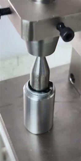 Automatic spring clip assembly #machinerychannel #machine #metalcuttingmachine #amazingmachinery