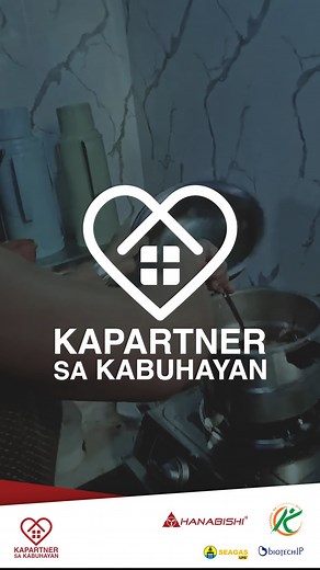Namigay ang Hanabishi ng Starter Kits para sa mga natatanging Nanaypreneurs! Beneficiaries from K-Coop Camarin and Bagong Silang in Caloocan, as well as Lagro in Quezon City, each received a Hanabishi Karinderya Starter Kit. These included appliances such as an electric fan; gas stove or oven toaster; rice cooker or pressure cooker; water dispenser or hand mixer/blender; and a coffee maker or airpot. The project was further strengthened by partner organizations. SEAOIL provided SEAGAS LPG tanks 
