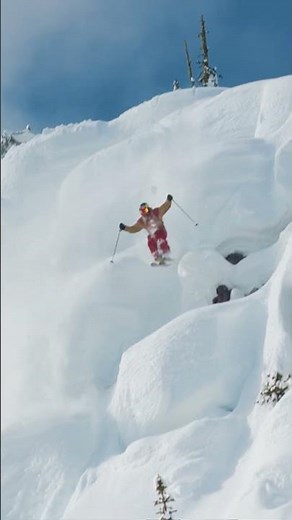 Kai Jones Straight-Lined This UNREAL Pillow Stack 😳
