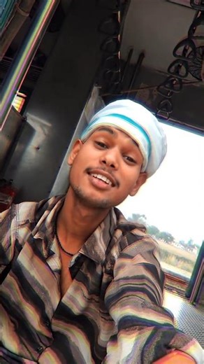 bas ek najar usko dwkha