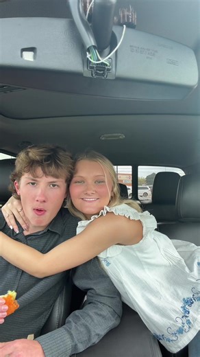 cute aggression at its finest😋😋😋😋 #happysunday #johnyandjune #cuteaggresion @Clark Walters