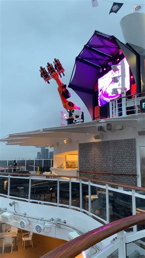 MSC Cruises Seascape cruiseship Robotron robotic arm thrill ride. #cruises #cruiseship #cruiseships #cruisevacation #msccruisesofficial #cruiseaddict #roboticarm #thrillride | Cruiseguru