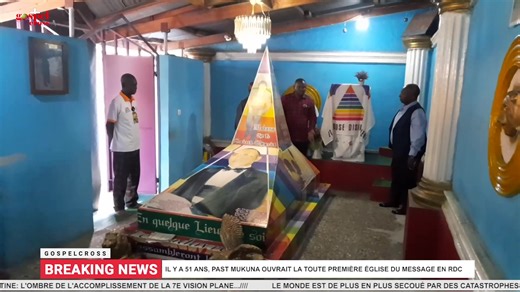 IL Y A 51 ANS, LE PASTEUR MARTIN JOSEPH MUKUNA OUVRAIT LA TOUTE PREMIÈRE ÉGLISE DU MESSAGE EN RDC Il y a tout juste 51 ans, la toute première église du message en RDC ouvrait ses portes sur la rue Kilangwe, dans la commune de Lemba, à Kinshasa. C'était le 14 octobre 1974, au domicile du premier croyant du message du pays, le frère Mukuna Tshipuya Wa Kazadi, qui présidait cette réunion d'ouverture devant une poignée de personnes. Aujourd'hui, plus de 50 ans après, quelques-uns de ses fidèles disc