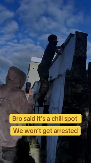 Error_28 (@unknown_2o11)’s videos with Simon kjzz - 👤