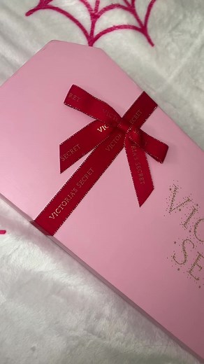 Victoria Secret Mini Spray Set 🎀💝 #victoriassecret #perfumecheck #viral #birthdaygift #fyp