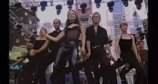 Broadway Besties Podcast on Instagram: "Bebe Neuwirth singing All That Jazz is the kind of performance that belongs in the Broadway Hall of Fame 🔥🖤💃✨ The presence the precision the pure Fosse energy running through her veins. No one does it like Bebe. She steps onstage and suddenly the whole room remembers what true Broadway royalty looks like. Get her back on that stage immediately. Is this one of the best All That Jazz performances ever Tell us below and tag your bestie who worships Bebe Ne