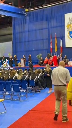 African mums are extra 😍😍😀 Just look at that mum so proud of her girl! #womenofrubies #africanwomanincanada #africanmum | Women of Rubies