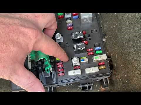 2002-2009 Chevrolet Trailblazer Power Lock Fuse & Relay Location