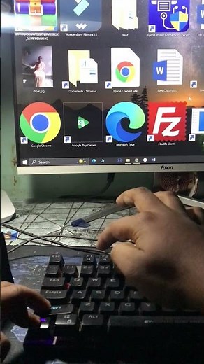 Change Desktop Icon Size With Just Your Keyboard - This Shortcut Will Blow Your Mind #windows #asmr