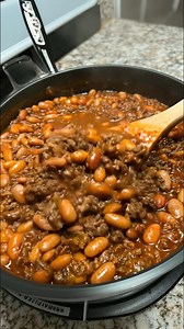 "Pinto Bean Chili This chili has been a family favorite for YEARS. Anytime we bring it to a party or gathering, it disappears in minutes. I honestly think it tastes better when someone makes it with lovejust like my mom always does. Recipe in the comments " | Best Mexican Recipes