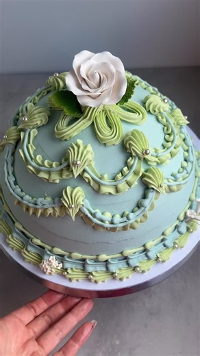 Custom Cakes Adelaide - By Tacky Bakes on Instagram: "Vintage dome cake for a special 70th Birthday 🤍 Sugar roses from @completecake_sa #adelaidecakes #cakesofadelaide #adelaidefoodie #domecake #birthdaycakeideas #wiltoncake"