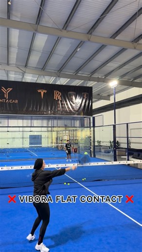 JORGE GARCIA | Padel in Dubai on Instagram: "A flat víbora doesn’t give you control. When the ball is hit too flat, it reacts too much after the glass and lifts higher than you want, making it easier for the opponent to play. To control the rebound, the key is spin, not power. Focus on: • Playing around the ball, not straight through it • Creating spin with a downward brushing action • Letting the spin control how the ball comes off the glass More spin = ✔ More predictable rebound ✔ Better contr