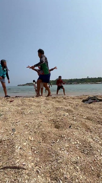 A Day at the Beach with the Family.#familyvlog