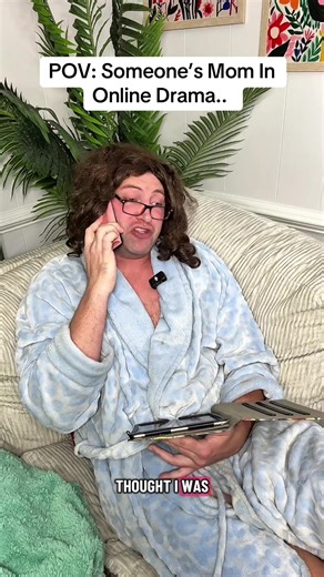 Mom's Reaction to Online Drama: A Hilarious POV