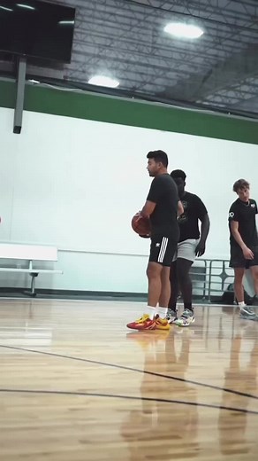 Two MUST-ADD Foundational Skills 👀👇 1️⃣ Master the open drop footwork to attack off the dribble 2️⃣ Add finishes that help you create & play through contact Level up your game with these essentials! 🏀💪 #HoopStudy #BasketballTraining #BallIsLife #NBA