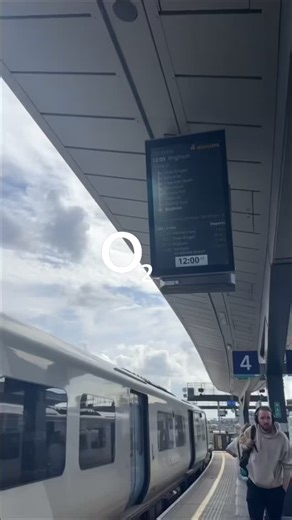 The Red Roses final group game in Brighton through the eyes of the O2 admin 👀💙🏉 #WearTheRose #EnglandMeetEngland #rugbyworldcup | O2