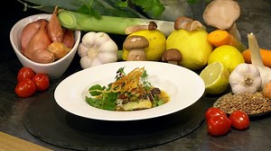 Wir in Bayern | Rezept: Zander mit Steinpilzen und Tomaten-Linsen-Vinaigrette