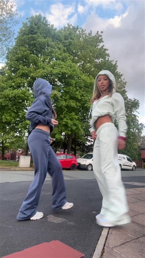 @🩶𝐀𝐦𝐚𝐥𝐢𝐚-𝐆𝐫𝐚𝐜𝐞🩶 @𝓚𝓮𝓲𝓻𝓪 ꨄ #copines #dancetrend #viraldance #duodance #dance2026