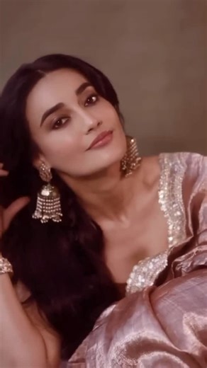 Rubans Jewellery on Instagram: "@surbhijyoti the extremely gorgeous, Quinnessentially ♥️ #Rubans #celebinrubans"