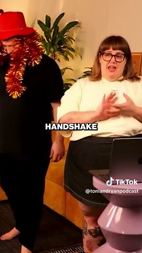 The Ultimate Best Friend Test: Parent Trap Handshake