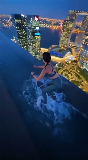 Infinity Edge: Rooftop Surf Skate in Singapore 🇸🇬 #CityFlow #Shorts #ExtremeCalm