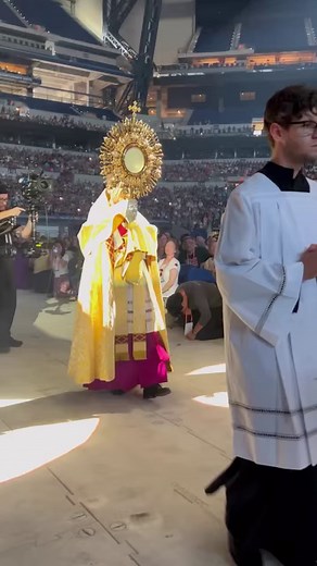 Jesus is alive in the Eucharist! Let us bow down in gratitude as we praise Him during this National Eucharistic Congress! #eucharisticcongress #eucharisticrevival | Diocese of Orlando