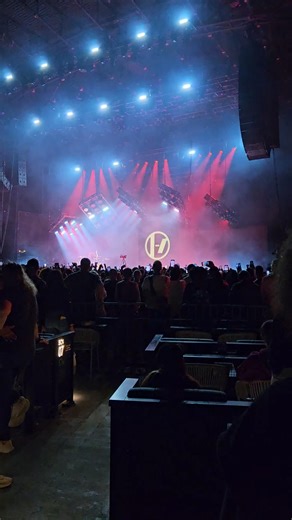 Just tryin' to stay quiet 😯 🤫 🥁 ❤️‍🔥 #TwentyOnePilots #BreachJonesBeach #BreachWantagh #TheContract