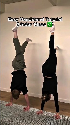 Easy Handstand Tutorial Under 10 Second 👍🏻 #shorts