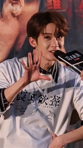 2025.10.05《震耳欲聾》北京路演 🔥他真的很暖很暖很暖，好暖心的寶寶🥹 @jct1005_tan ©️艾思助手 #檀健次 #JCT #猎罪图鉴2沈翊 #长相思相柳 #很想很想你莫青成 #四方馆元莫 #濾鏡唐奇 #檀健次Fendi男裝代言人 #檀健次戴比尔斯品牌代言人 #檀健次hogan全球品牌代言人 #MK全球代言人檀健次 #檀健次Rado瑞士雷达表全球代言人 #华伦天奴美妆全球代言人檀健次 #CPB肌肤之钥品牌代言人檀健次 #檀健次Crocs全球品牌代言人 #雪碧全球品牌代言人檀健次 #RogerViver品牌代言人檀健次 #檀健次Discovery全球品牌代言人 #向全世界安利檀健次 #檀健次電影震耳欲聾李淇 | JC-T 檀健次 微紀錄