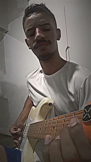 Essa é pedrada.. Segue o Thay #guitar #violao #shorts