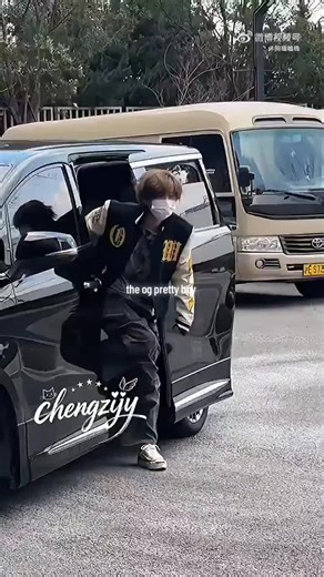 The Charm of Luhan: The Original Pretty Boy