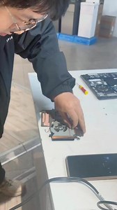 客户说电脑频繁卡顿死机，拆开里面灰尘堵满了出风口，温度高导致性能降低，清理干净又可以流畅运行了#华硕a豆 #华硕321彩蛋节
