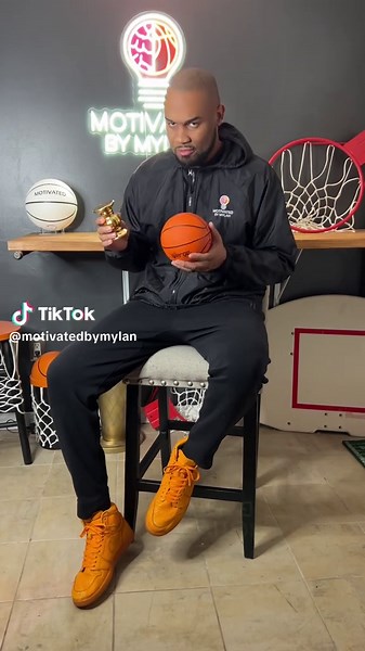 DIY Basketball Centerpiece Ideas for Thanksgiving Decor