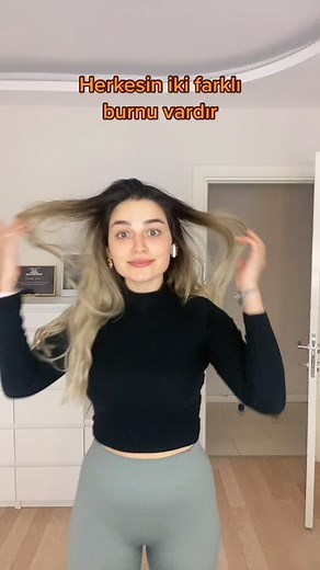 Two-Toned Hair Tutorial: Tips and Techniques