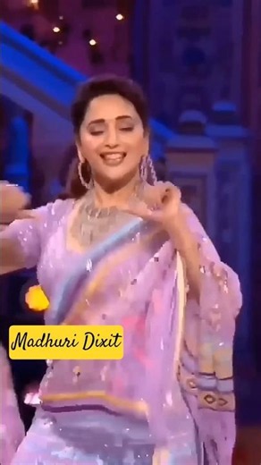 Madhuri Dixit Dance Tribute Shridevi 😳😳