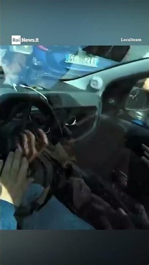 Delitto di Garlasco, dopo quasi 4 ore Andrea Sempio lascia la Procura di Pavia