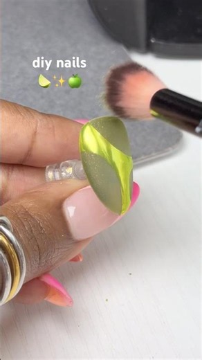 the secret behind chrome nails 🧃✨🍋‍🟩 #nails #chromenails #nailart #nailtech #shorts