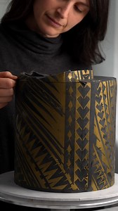 62K views · 409 reactions | how to achieve razor sharp edges on your fondant cakes #cakedecorating #caketutorial #cakeart #cakedesign #caketips | Rosie's Dessert Spot | Facebook