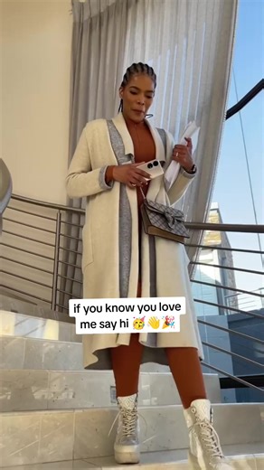 They say it’s not how you start, it’s how you finish; I say how you start determines the trajectory of the journey.😊💪🏾❤️ Coach @mfinifit_ taking no prisoners this season. Emotions to be left outside before entering the gym!😂 Aye aye captain!🫡❤️ #startingstrong #timetolevelup #meagainstme #iconniecfit #spiritmindbodyhealth❤️