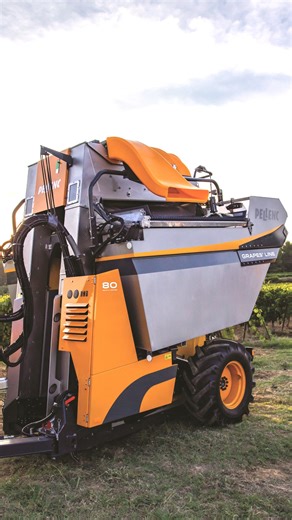 Experience the new generation of towed grape harvesters! 50% less...