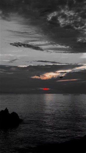 26.07.17 #동해 #묵호 #sunrise 일출 원본과 편집본 구름이 무습다...