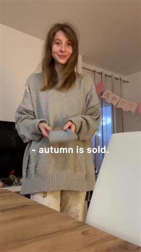 The first one from this knitted bonnets collection is solllld❤️ I’m so happy!! And yep - deep inside i somehow knew it’s gonna be the “autumn”🍁 #knittingtiktok #bonnet #