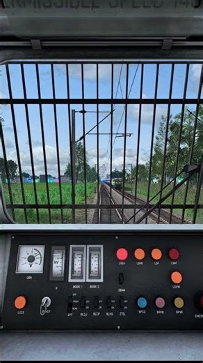 WAG-9 Power Crossing Parcel Van Train – High Speed Action | Pure Indian Vive #railworks #trainsim